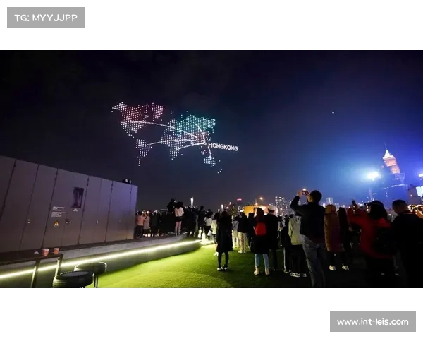 深圳无人机方阵夜空绘制CF经典角色 全城灯光秀共庆冠军荣耀 深圳无人机方阵夜空绘制CF经典角色 全城灯光秀共庆冠军荣耀