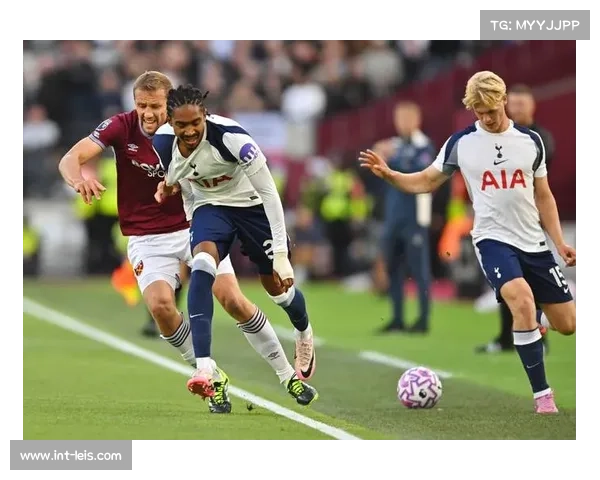 罗梅罗倒钩绝平，热刺球迷狂欢瞬间定格